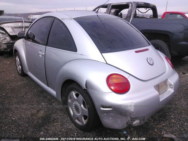 3VWCA21C0YM436223 - 2000 VOLKSWAGEN NEW BEETLE GLS Gümüş foto 3
