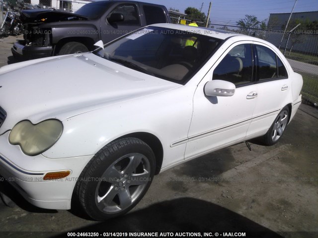 WDBRF61J93E010113 - 2003 MERCEDES-BENZ C 240 WHITE photo 2