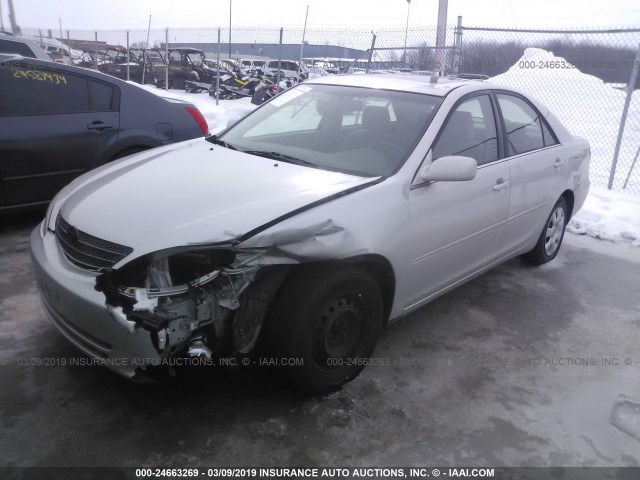 4T1BE30K33U775043 - 2003 TOYOTA CAMRY LE/XLE/SE SILVER photo 2