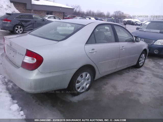 4T1BE30K33U775043 - 2003 TOYOTA CAMRY LE/XLE/SE SILVER photo 4