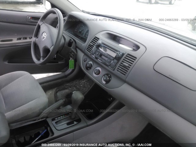 4T1BE30K33U775043 - 2003 TOYOTA CAMRY LE/XLE/SE SILVER photo 5