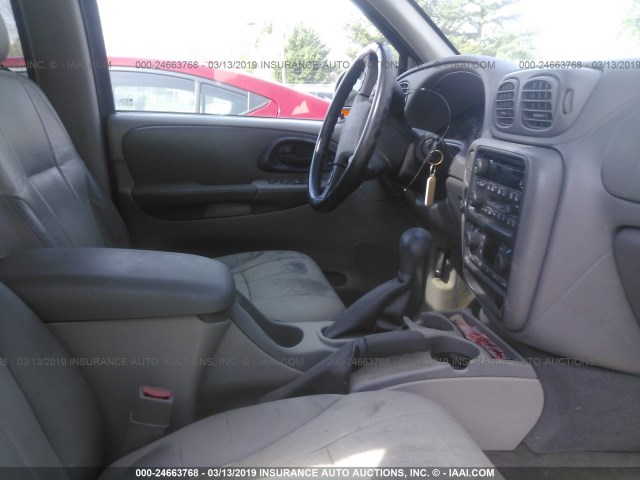 1GNDS13S042419577 - 2004 CHEVROLET TRAILBLAZER LS/LT RED photo 5
