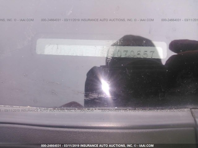 JTDZN3EU0HJ070657 - 2017 TOYOTA PRIUS V SILVER photo 9