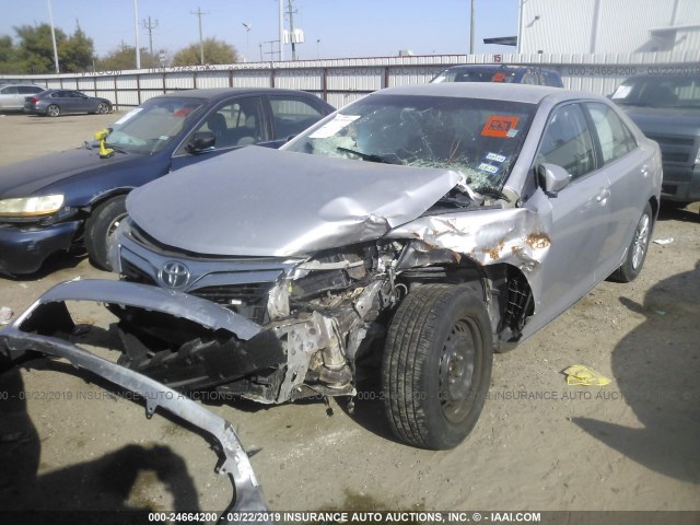 4T1BF1FK0CU028556 - 2012 TOYOTA CAMRY SE/LE/XLE SILVER photo 2