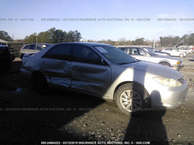 4T1BE32KX2U086788 - 2002 TOYOTA CAMRY LE/XLE/SE SILVER photo 1