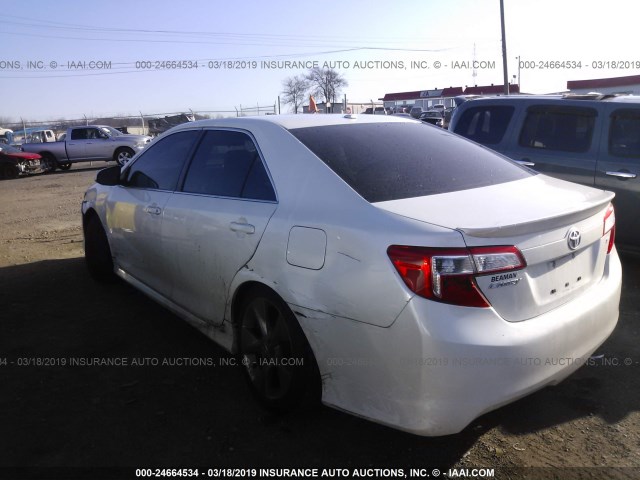 4T1BF1FK0CU635380 - 2012 TOYOTA CAMRY SE/LE/XLE WHITE photo 3