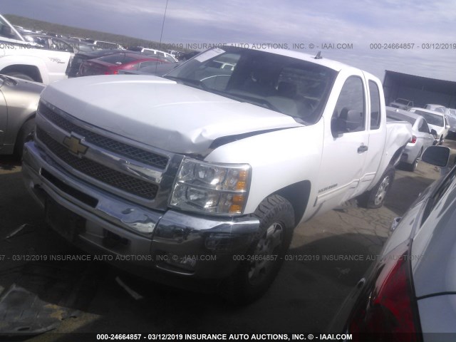 1GCRKSE7XCZ113408 - 2012 CHEVROLET SILVERADO K1500 LT WHITE photo 2