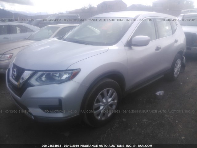 KNMAT2MT2HP510252 - 2017 NISSAN ROGUE S/SV SILVER photo 2