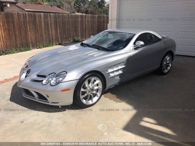 WDDAJ76F75M000248 - 2005 MERCEDES-BENZ SLR  SILVER photo 2