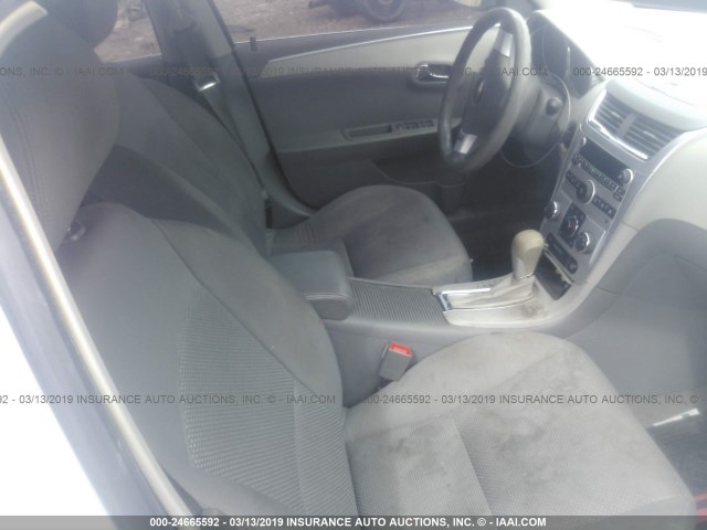 1G1ZA5EU1BF353739 - 2011 CHEVROLET MALIBU LS 白色 照片 5