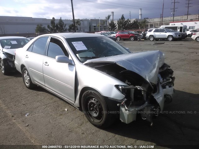 4T1BF32K72U536085 - 2002 TOYOTA CAMRY LE/XLE/SE SILVER photo 1