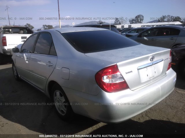4T1BF32K72U536085 - 2002 TOYOTA CAMRY LE/XLE/SE SILVER photo 3