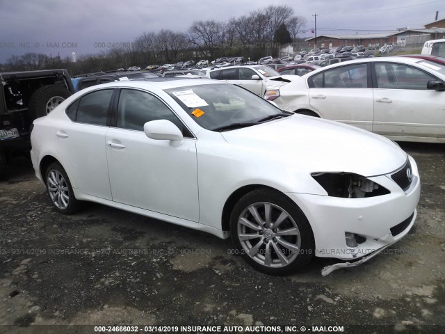 JTHCK262685021797 - 2008 LEXUS IS 250 WHITE photo 1