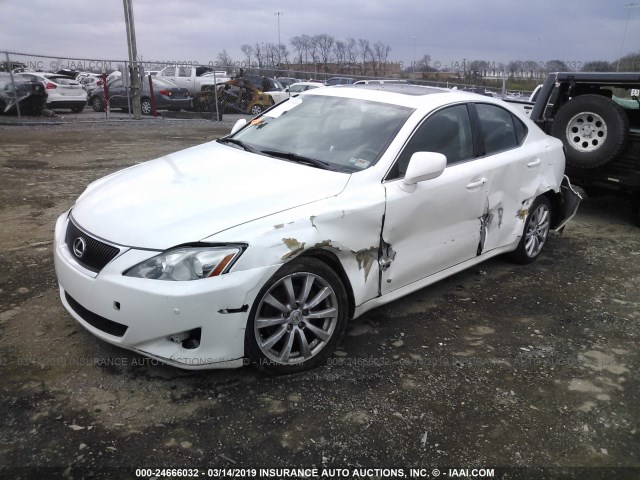 JTHCK262685021797 - 2008 LEXUS IS 250 WHITE photo 2