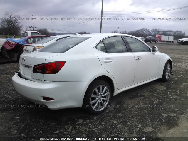 JTHCK262685021797 - 2008 LEXUS IS 250 WHITE photo 4