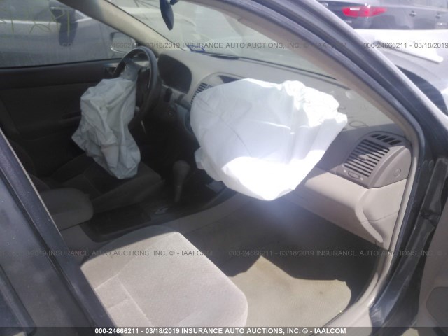JTDBE32K430182431 - 2003 TOYOTA CAMRY LE/XLE 灰色 照片 5