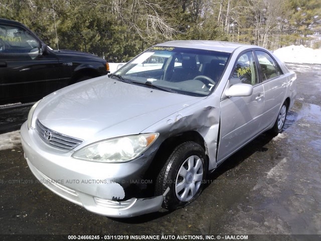 4T1BE32K35U944767 - 2005 TOYOTA CAMRY LE/XLE/SE SILVER photo 2