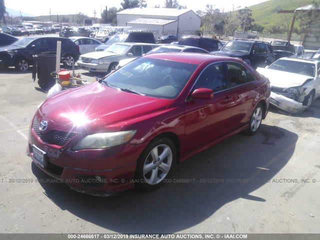 4T1BF3EK8AU511366 - 2010 TOYOTA CAMRY SE/LE/XLE RED photo 2