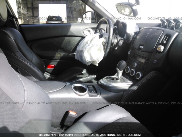 JN1AZ4EH4AM506296 - 2010 NISSAN 370Z SILVER photo 5