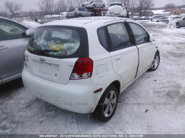 KL1TD66628B084782 - 2008 CHEVROLET AVEO LS WHITE photo 4