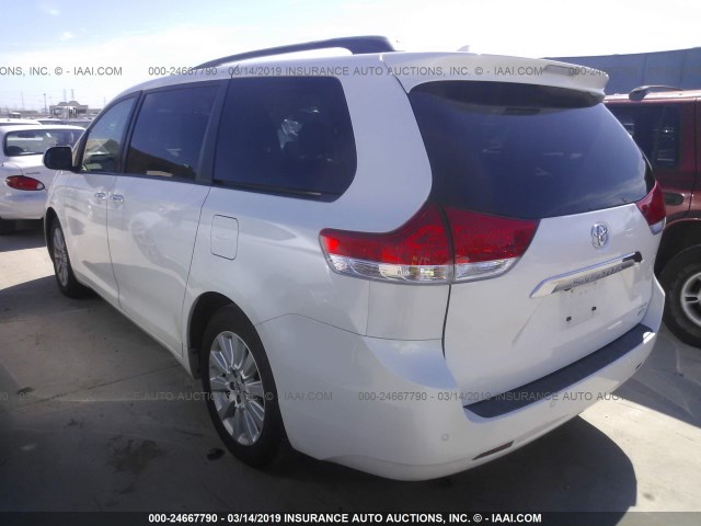 5TDDK3DC8BS023172 - 2011 TOYOTA SIENNA XLE/LIMITED WHITE photo 3