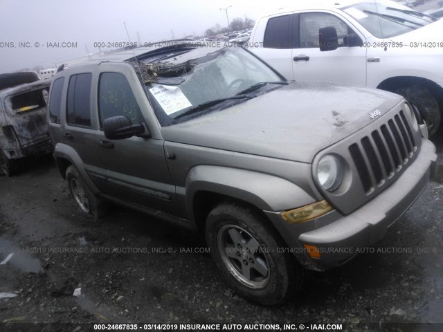 1J4GL38K85W684792 - 2005 JEEP LIBERTY RENEGADE GREEN photo 1