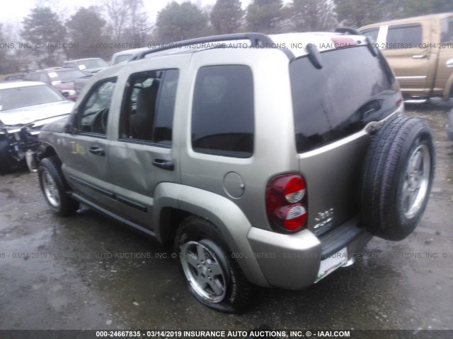 1J4GL38K85W684792 - 2005 JEEP LIBERTY RENEGADE GREEN photo 3