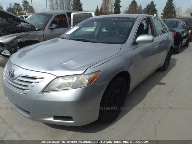 4T1BE46K77U182207 - 2007 TOYOTA CAMRY NEW GENERAT CE/LE/XLE/SE SILVER photo 2