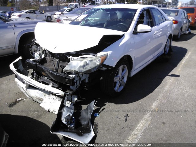 4T1BF1FK5CU103414 - 2012 TOYOTA CAMRY SE/LE/XLE WHITE photo 2