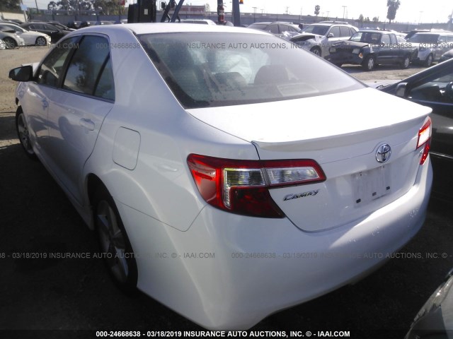 4T1BF1FK5CU103414 - 2012 TOYOTA CAMRY SE/LE/XLE WHITE photo 3