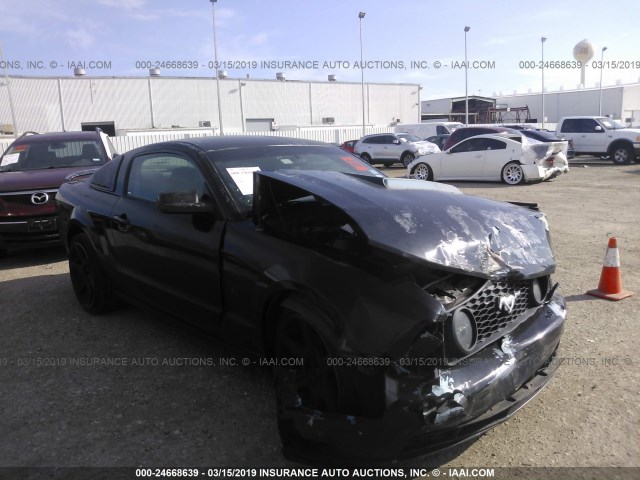 1ZVFT82H975235073 - 2007 FORD MUSTANG GT BLACK photo 1