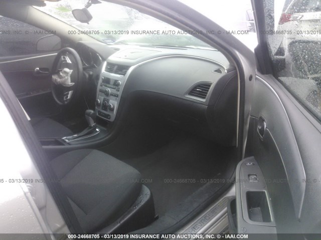 1G1ZH57B29F136203 - 2009 CHEVROLET MALIBU 1LT 灰色 照片 5