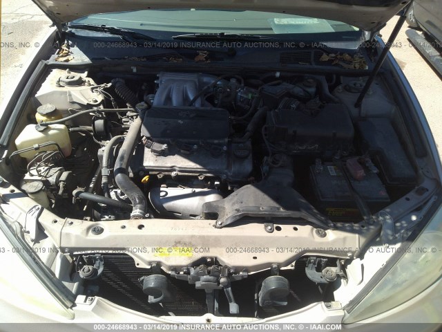 4T1BF32K52U526493 - 2002 TOYOTA CAMRY LE/XLE/SE GOLD photo 10