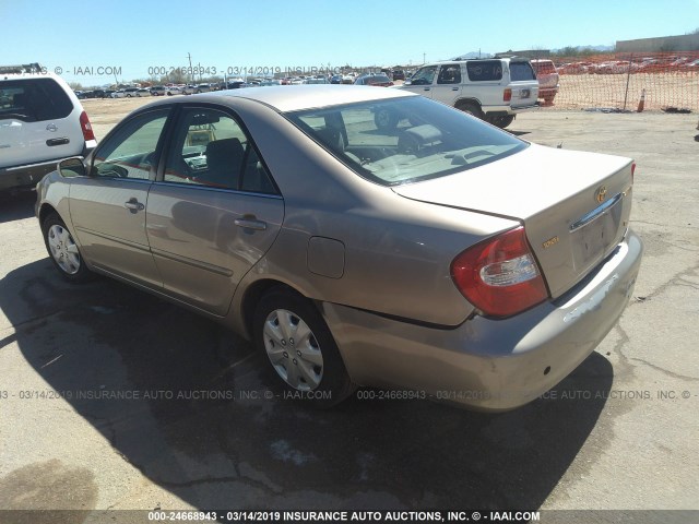 4T1BF32K52U526493 - 2002 TOYOTA CAMRY LE/XLE/SE GOLD photo 3