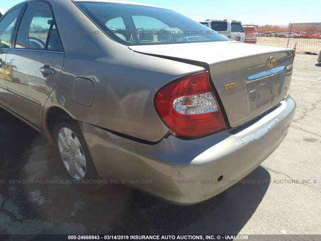 4T1BF32K52U526493 - 2002 TOYOTA CAMRY LE/XLE/SE GOLD photo 6