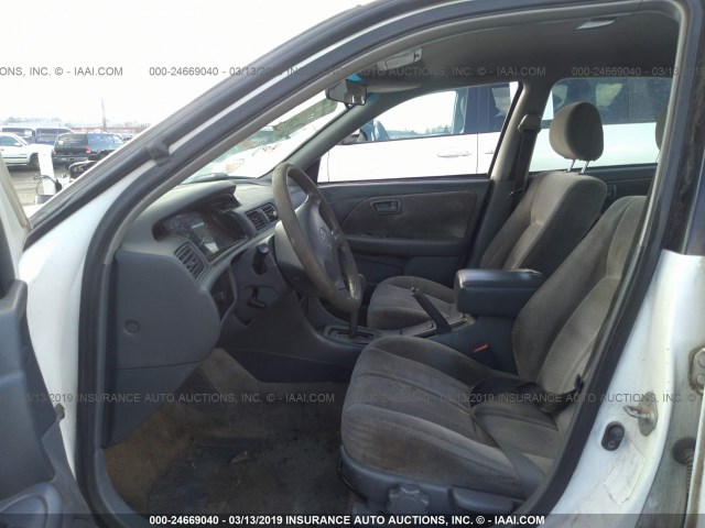 JT2BG22K6W0145169 - 1998 TOYOTA CAMRY CE/LE/XLE WHITE photo 5