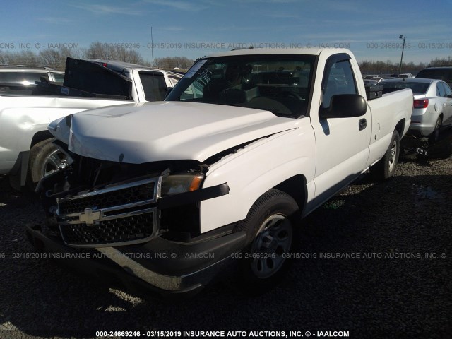 3GCEC14X17G237760 - 2007 CHEVROLET SILVERADO C1500 CLASSIC WHITE photo 2