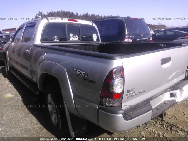 3TMMU4FN4BM028884 - 2011 TOYOTA TACOMA DOUBLE CAB LONG BED SILVER photo 3