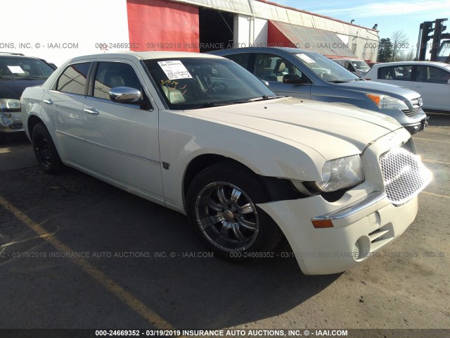 2C3KA63H47H898557 - 2007 CHRYSLER 300C WHITE photo 1