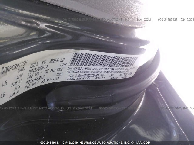 1J8HH48K06C226497 - 2006 JEEP COMMANDER GRAY photo 9