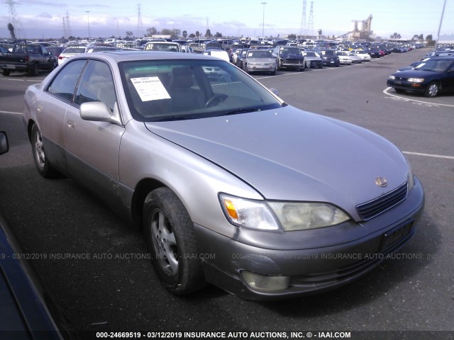 JT8BF28G2W5014917 - 1998 LEXUS ES 300 SILVER photo 1