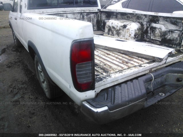 1N6DD26S3XC342476 - 1999 NISSAN FRONTIER KING CAB XE/KING CAB SE WHITE photo 6