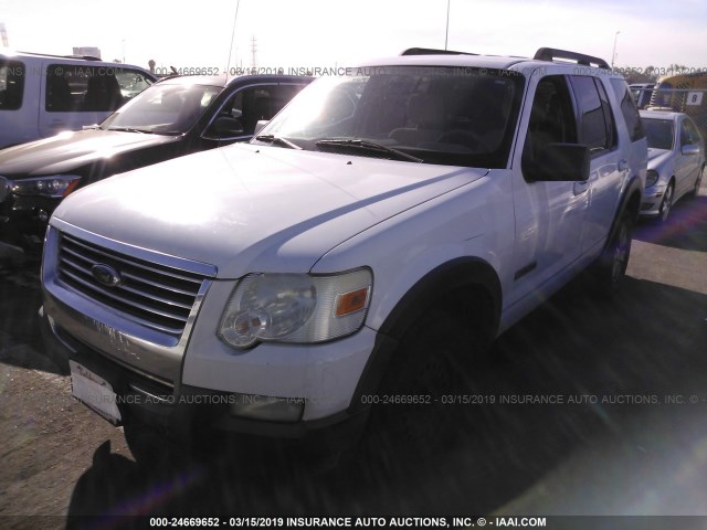 1FMEU63E57UB36403 - 2007 FORD EXPLORER XLT WHITE photo 2