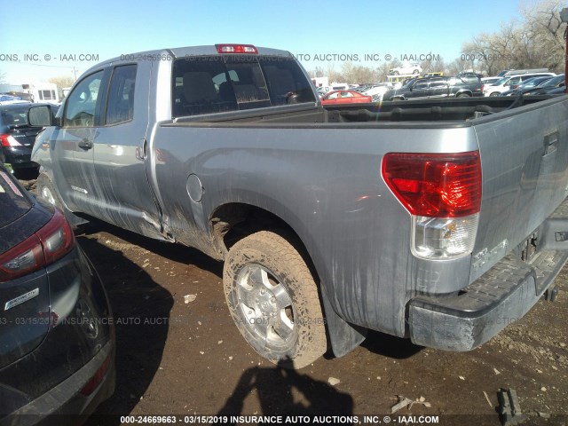 5TFUY5F14BX192699 - 2011 TOYOTA TUNDRA DOUBLE CAB SR5 SILVER photo 3