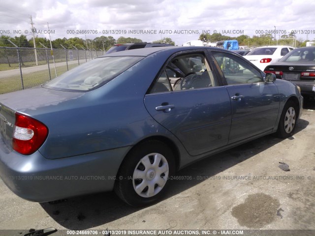 4T1BE32K83U749728 - 2003 TOYOTA CAMRY LE/XLE/SE BLUE photo 4