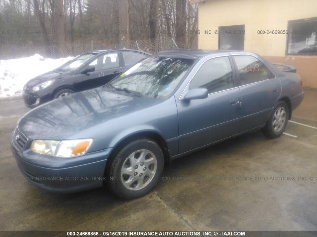 4T1BF22K21U968074 - 2001 TOYOTA CAMRY LE/XLE BLUE photo 2