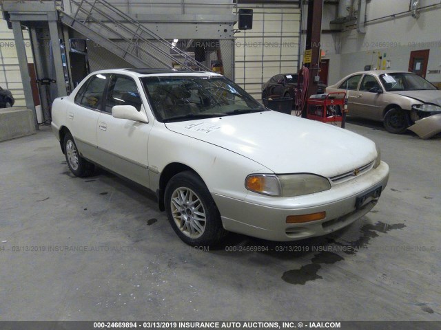 JT2BF12K8T0138376 - 1996 TOYOTA CAMRY LE/XLE/SE WHITE photo 1