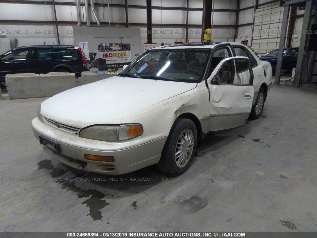JT2BF12K8T0138376 - 1996 TOYOTA CAMRY LE/XLE/SE WHITE photo 2