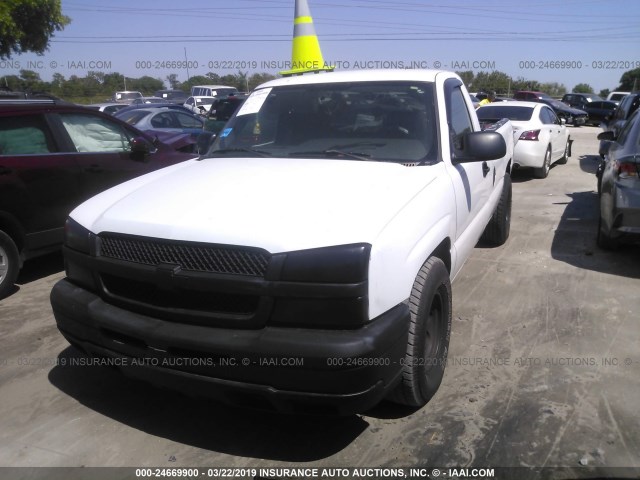 1GCEC14X74Z120387 - 2004 CHEVROLET SILVERADO C1500 WHITE photo 2