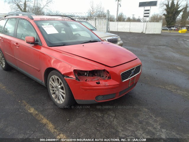 YV1MW382052064665 - 2005 VOLVO V50 2.4I RED photo 6